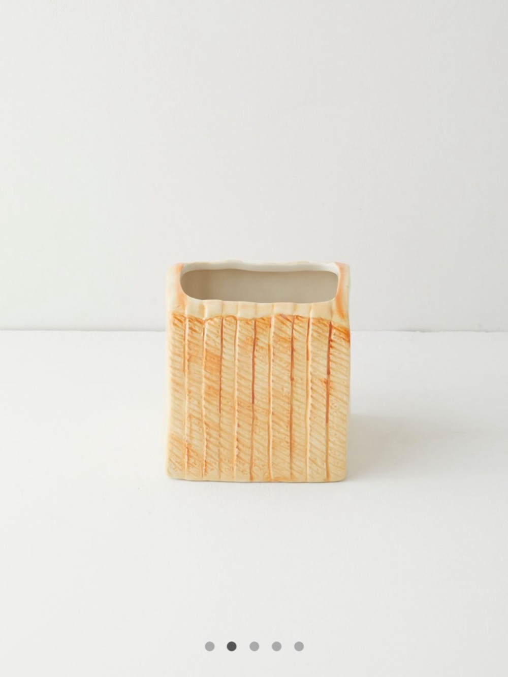 Urban Outfitters Bread Planter - Picture 4 of 11